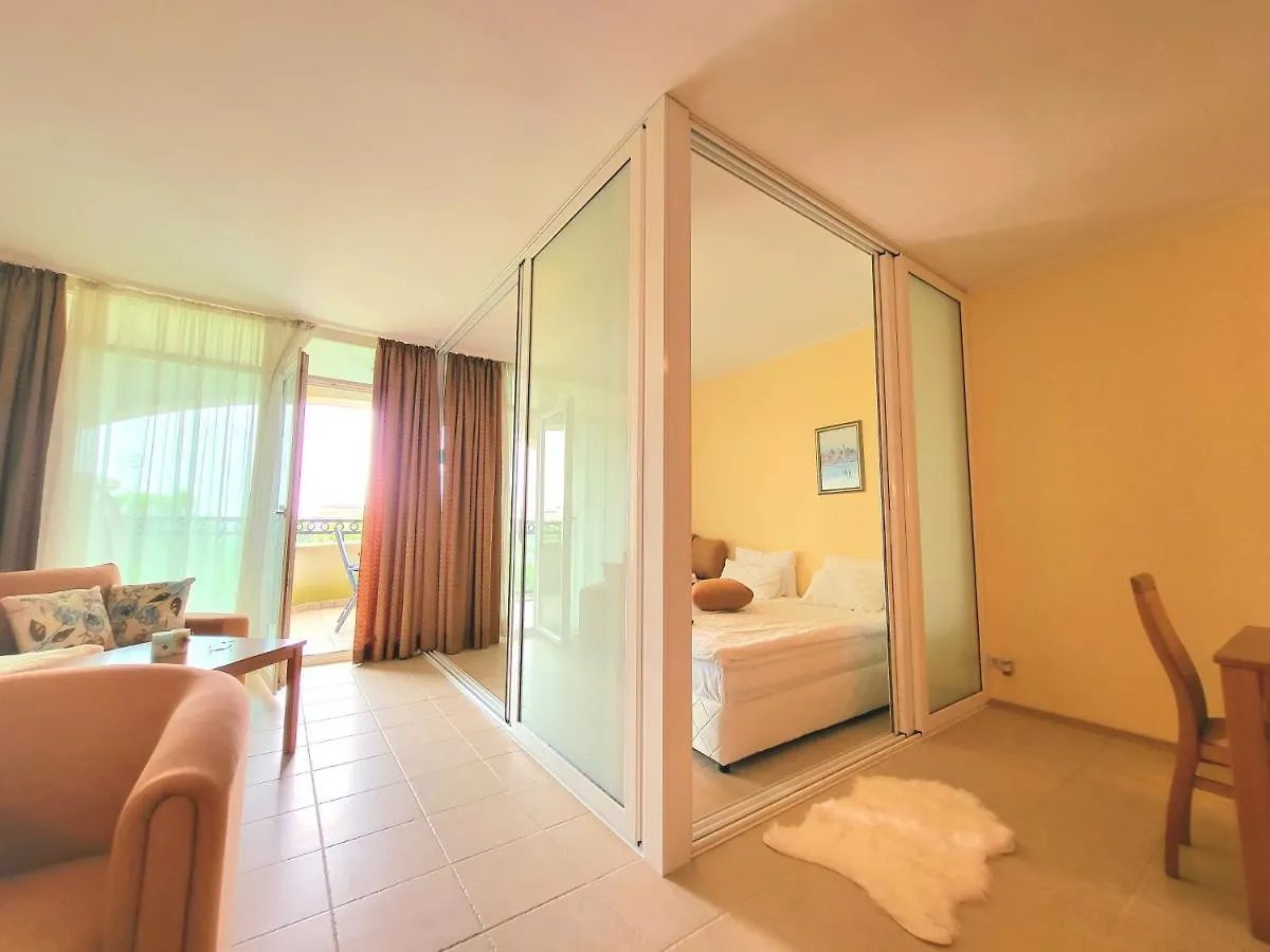 ***** Hotel 