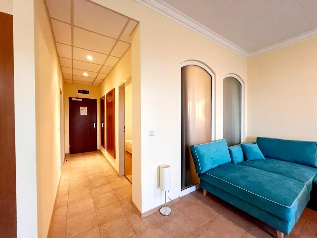 ***** Hotel 